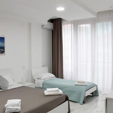 B&B Central Rooms 137 Napoli Exterior foto