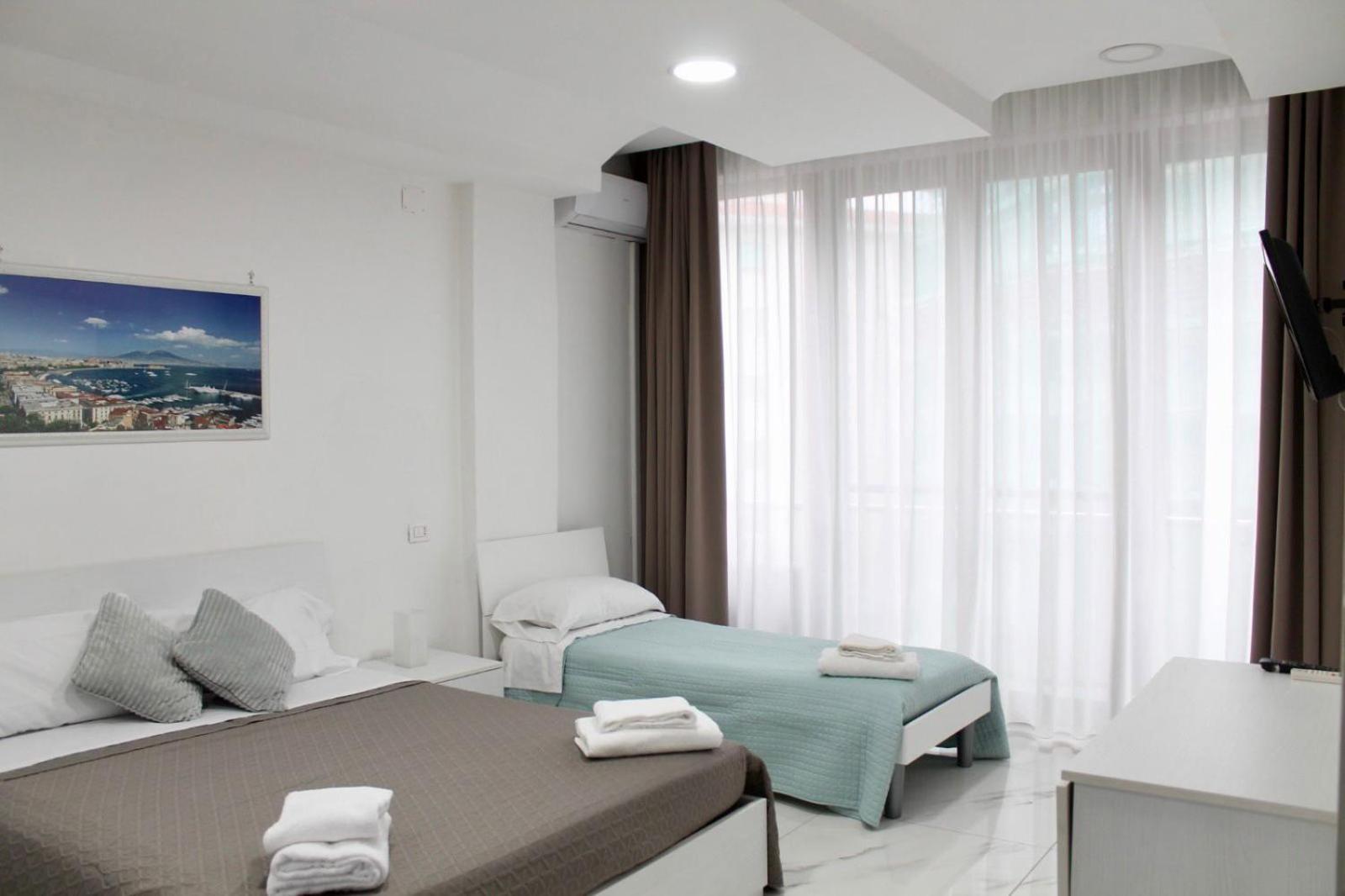 B&B Central Rooms 137 Napoli Exterior foto